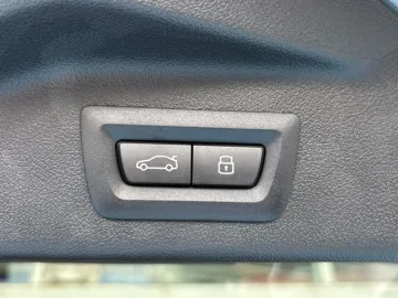 Car image 42