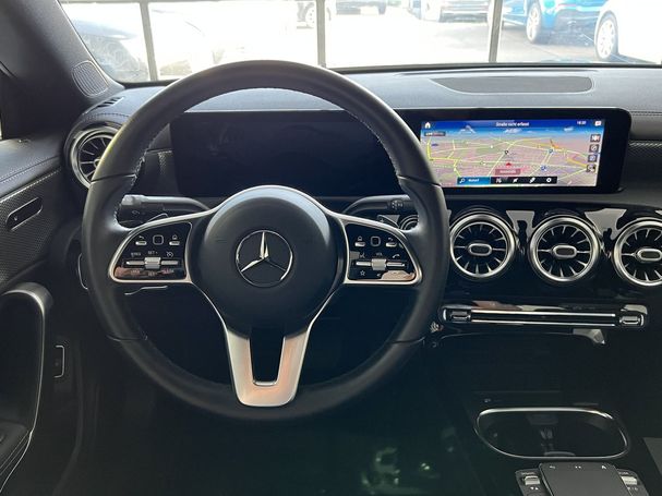 Mercedes-Benz CLA 180 100 kW image number 3