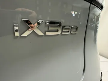 Car image 30
