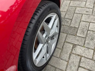 Car image 29