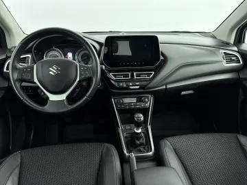Car image 4