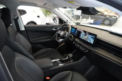 Car image 24