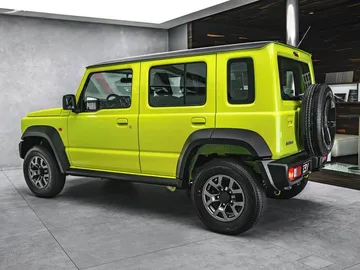 Car image 5