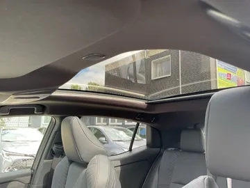 Car image 29