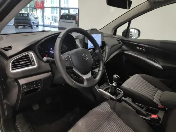Car image 29