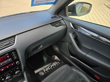 Car image 33