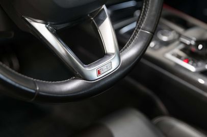 Car image 37