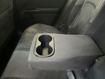 Car image 27