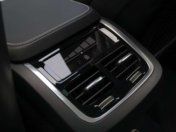 Car image 38