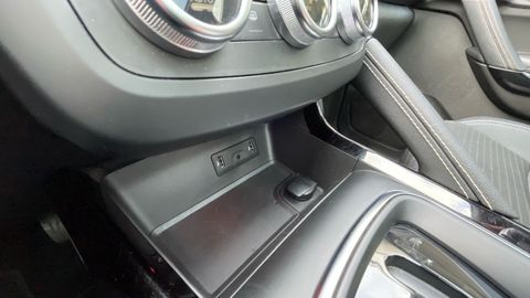 Car image 33