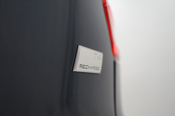 Volvo XC40 Recharge R T4 Design 157 kW image number 12