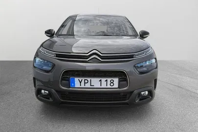 Car image 2