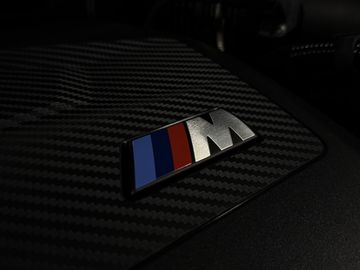 Car image 34