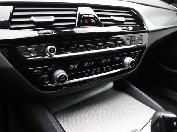 BMW 520i Touring 135 kW image number 14