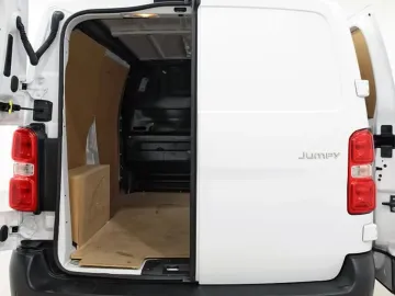 Car image 35
