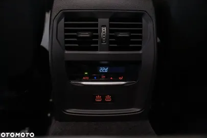 Car image 40