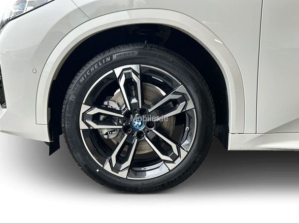 BMW iX2 xDrive30 M Sport 230 kW image number 4