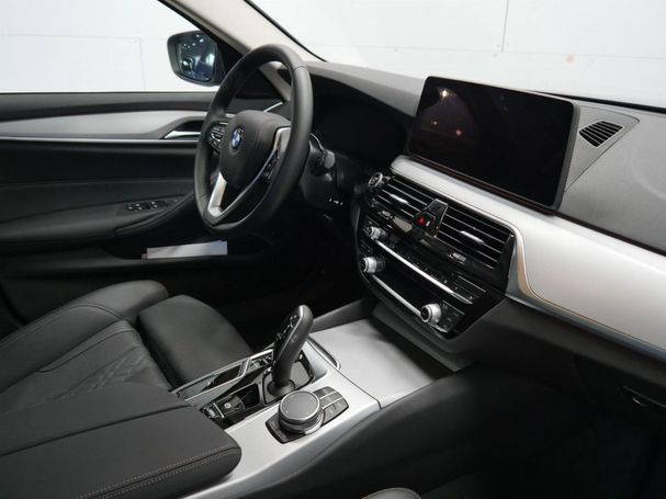 BMW 520d Touring 140 kW image number 6