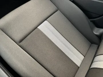 Car image 46
