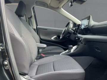 Car image 11