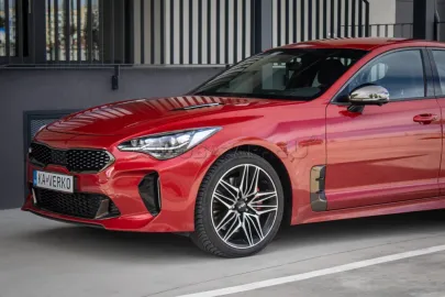 Car image 2