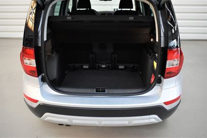 Car image 27