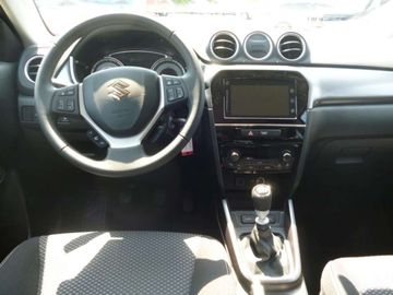 Car image 10