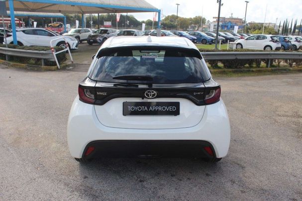 Toyota Yaris 1.5 Hybrid 85 kW image number 3