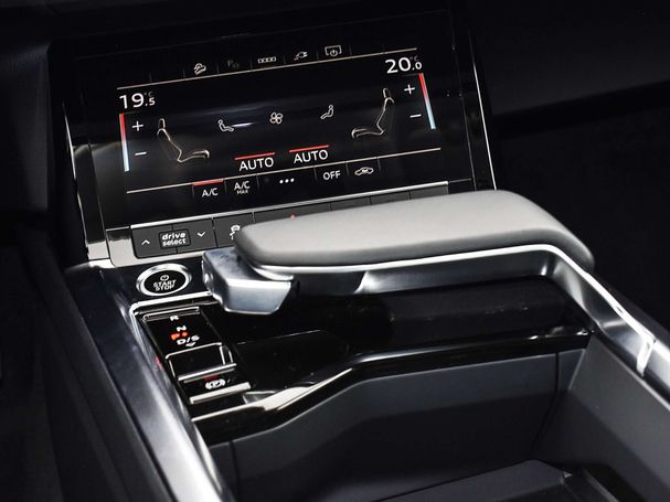 Audi Q8 50 quattro e-tron Sportback 250 kW image number 33