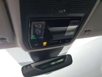 Car image 40