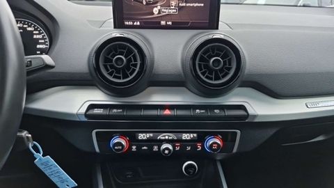 Car image 29