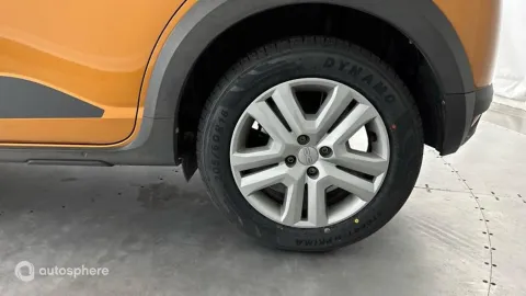 Car image 20