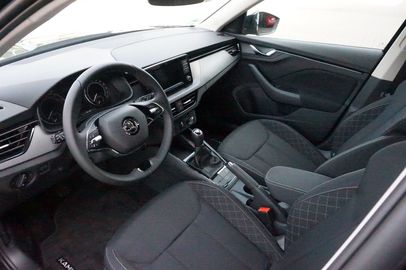 Car image 12