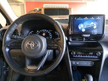 Car image 14