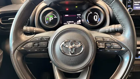 Car image 13
