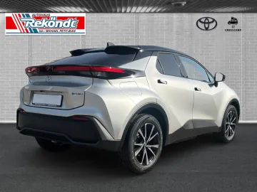 Car image 5