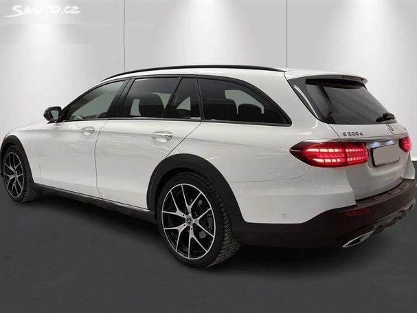 Mercedes-Benz E 220 d 4Matic T All-Terrain 147 kW image number 2