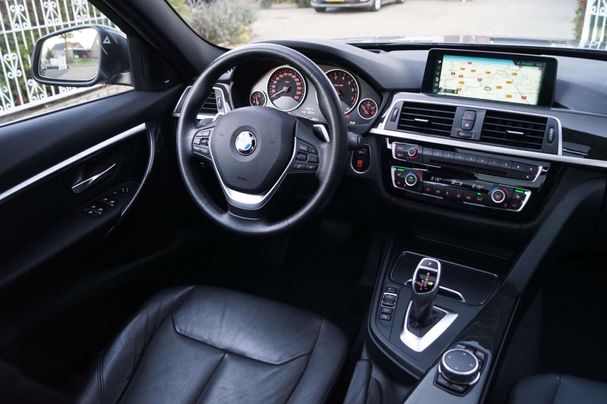 BMW 320i Touring 135 kW image number 4