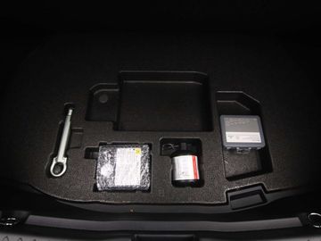 Car image 36