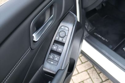 Car image 38