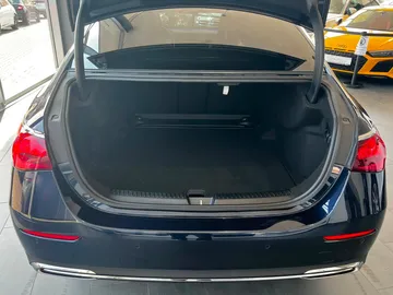 Car image 34