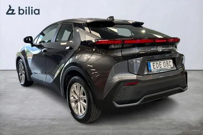 Car image 3