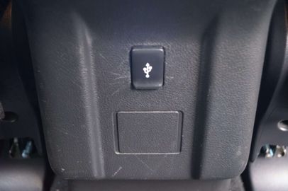 Car image 33