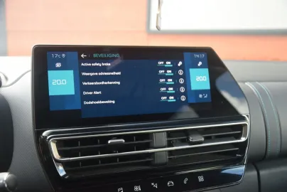 Car image 27
