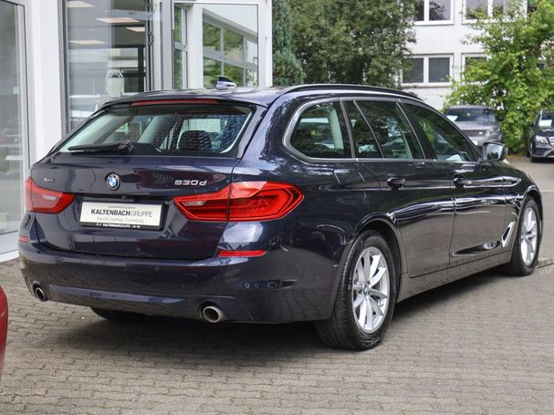 BMW 530d Touring xDrive 195 kW image number 3